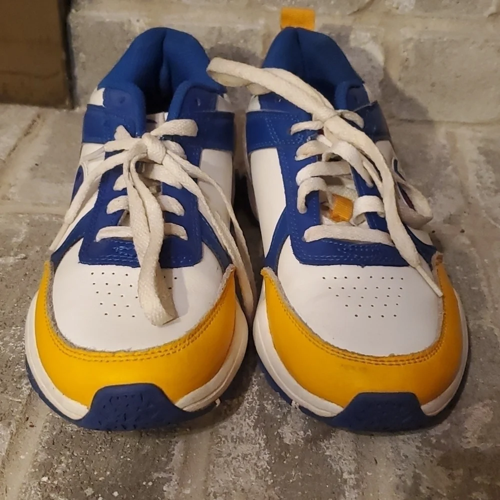 Champion sneakers shoes size 5.5 has flaws yellow blue white Dennis shoes